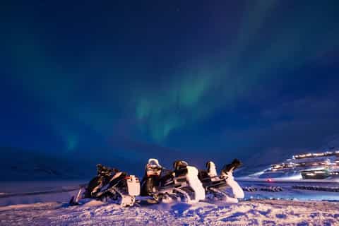 Rovaniemi: Aurora Borealis Snowmobile Safari & Campfire BBQ