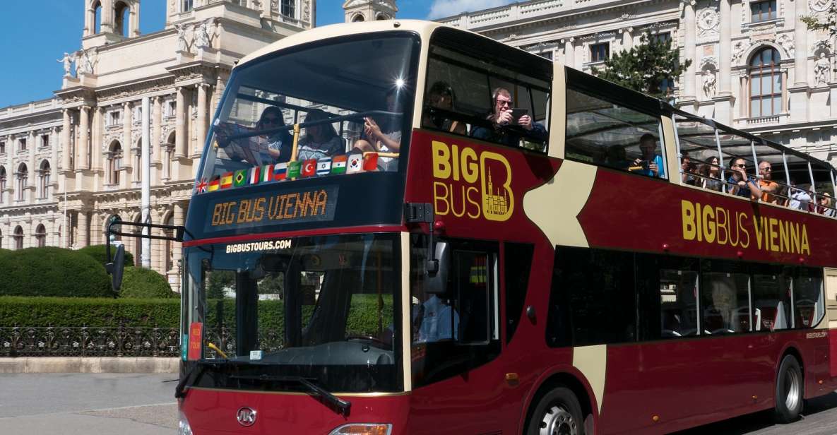 Wien: Hop-On/Hop-Off-Ticket für Bus & Boot
