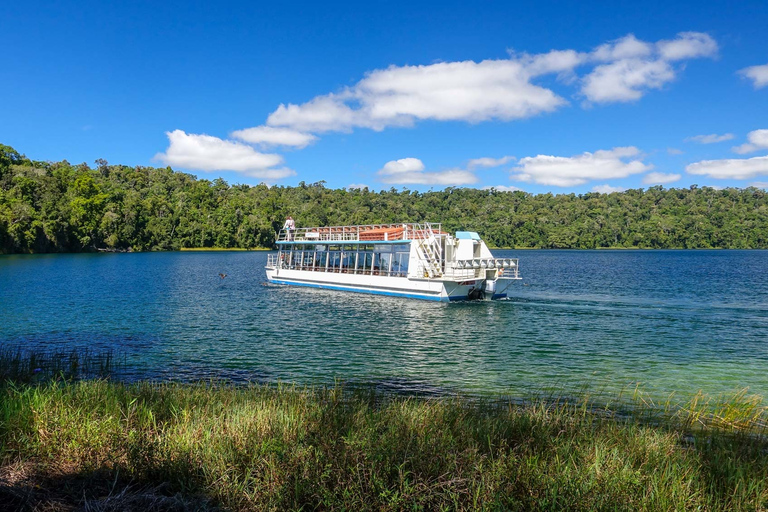 Cairns: Excursão para Paronella, Lago Barrine e Cataratas de Millaa MillaaCairns: Paronella, Lake Barrine e Millaa Millaa Falls Tour