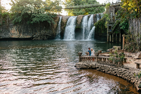 Cairns: Excursão para Paronella, Lago Barrine e Cataratas de Millaa MillaaCairns: Paronella, Lake Barrine e Millaa Millaa Falls Tour