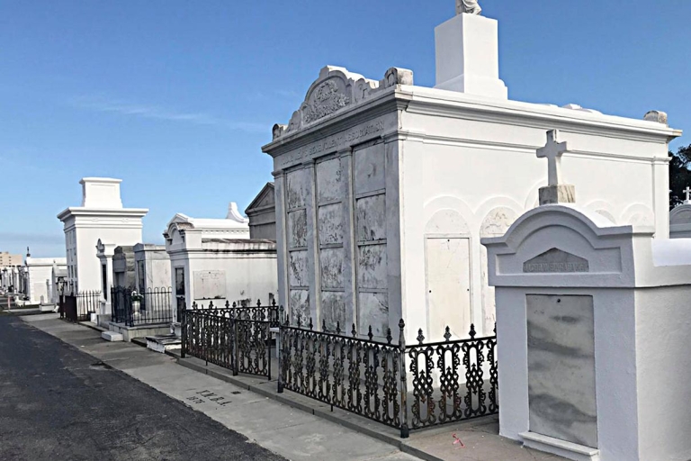 New Orleans: 2,5-stündige Stadt- und Friedhofstour mit dem BusNew Orleans: 2,5-stündige Stadtrundfahrt mit dem Bus