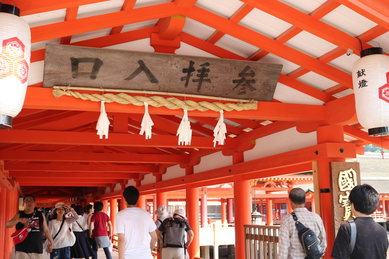 Hiroshima &amp; Miyajima UNESCO 1 dag bustourVanaf JR Hiroshima Station (zonder lunch)