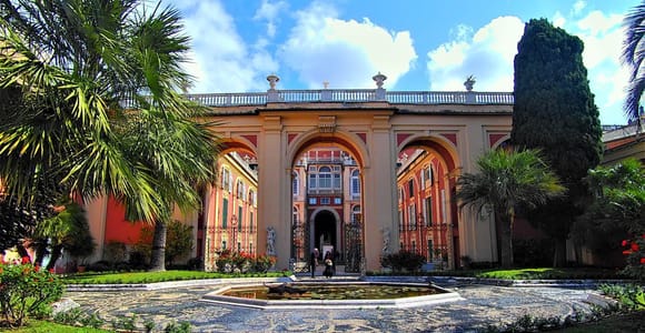 Genoa: Private Palazzi dei Roll & Palazzo Reale Guided Tour