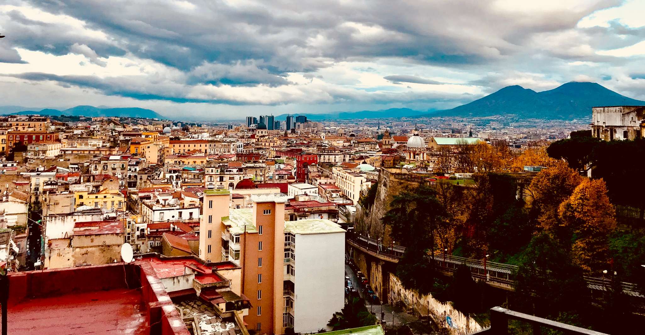 Napoli, Origini, Culti e Leggende Tour Storico - Hizvo