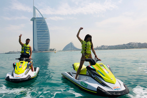 Dubai: Noleggio di moto d&#039;acqua al Burj Al Arab con gelato e foto