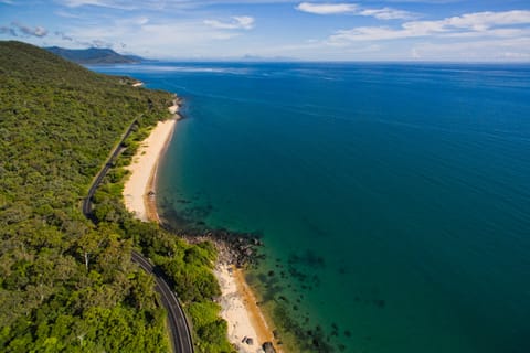 Cairns Airport: Private Transfer to/from CBD, Nthn. Beaches