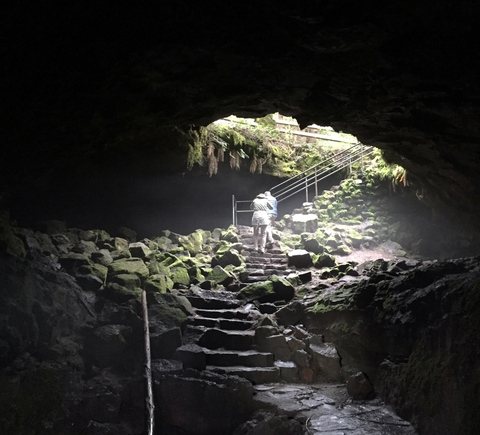 Underground, catacombs & cemeteries