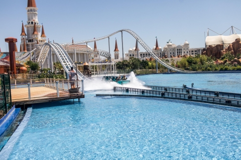 Antalya: The Land of Legends-themapark met transferVervoer van hotels in Side
