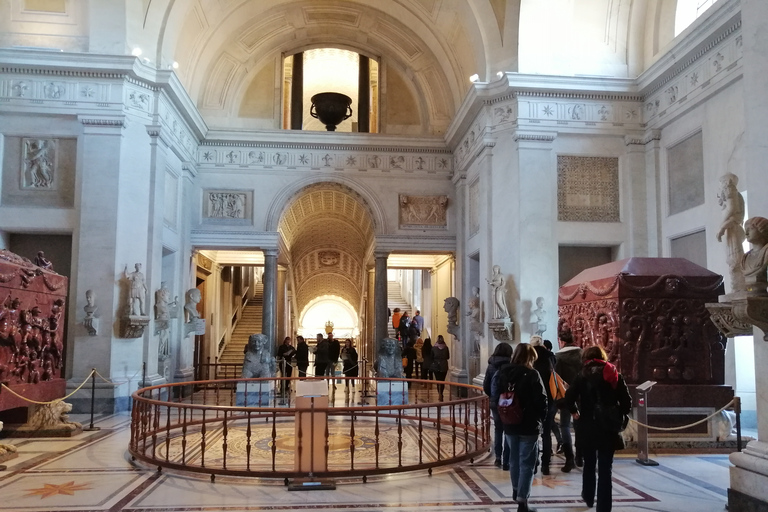 Roma: Tour per piccoli gruppi dei Musei Vaticani di prima mattina