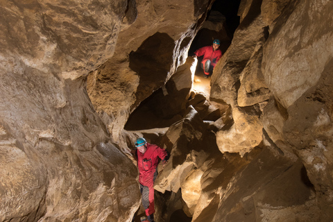 Budapeste: Tour de aventura em cavernas com guia