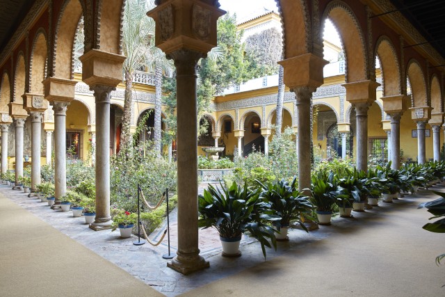 Visit Seville Las Dueñas Palace Ticket and Audioguide in Siviglia