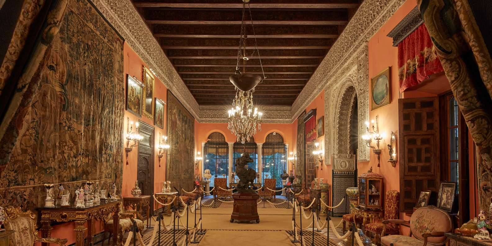 Las Dueñas Palace Entry Ticket and APP Guide