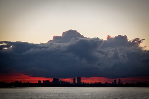 Buenos Aires: Open Bar Sunset Cruise and City Tour by Night