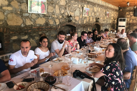 Kahketi Excursión de un día con cata de vinos y almuerzo