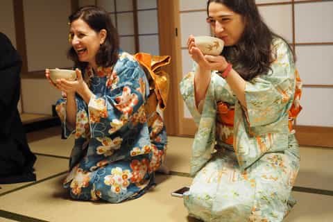 Miyajima: Cultural Experience in a Kimono