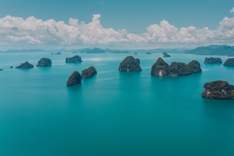 Excursión en barco de cola larga de medio día a la isla de Hong desde Koh Yao Noi