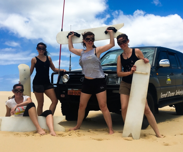 Port Stephens: Sandboarding & Sandsurfing ja 4WD-siirto.