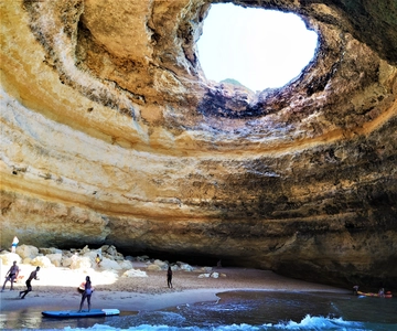 From Vilamoura: 2.5-Hour Benagil Cave and Dolphins Boat Tour