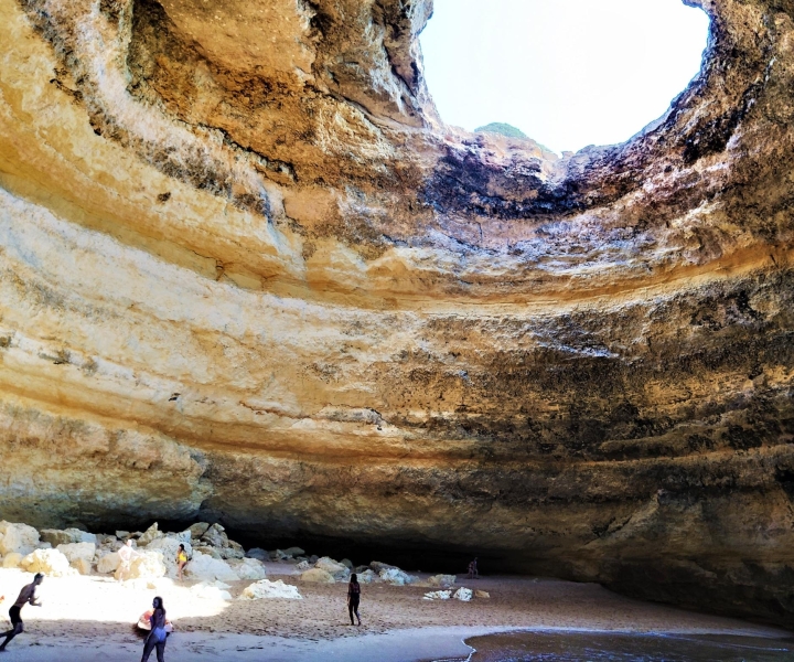 From Vilamoura: 2.5-Hour Benagil Cave and Dolphins Boat Tour