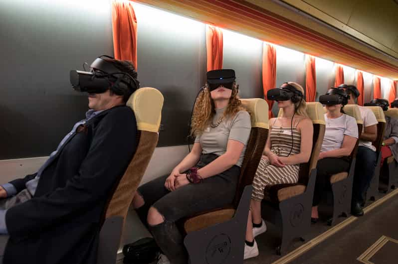 Berlin: Virtual-Reality-Zeitreise Ins Geteilte Berlin | GetYourGuide