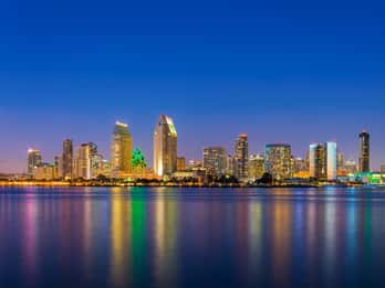 San Diego: Lichter der Stadt bei Nacht San Diego: Lichter der Stadt bei Nacht