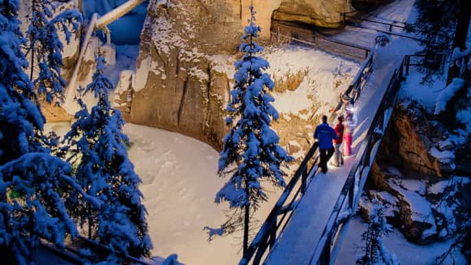 banff johnston canyon evening icewalk