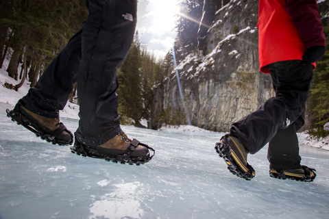 Banff: promenade sur glace dans le canyon de la grotte