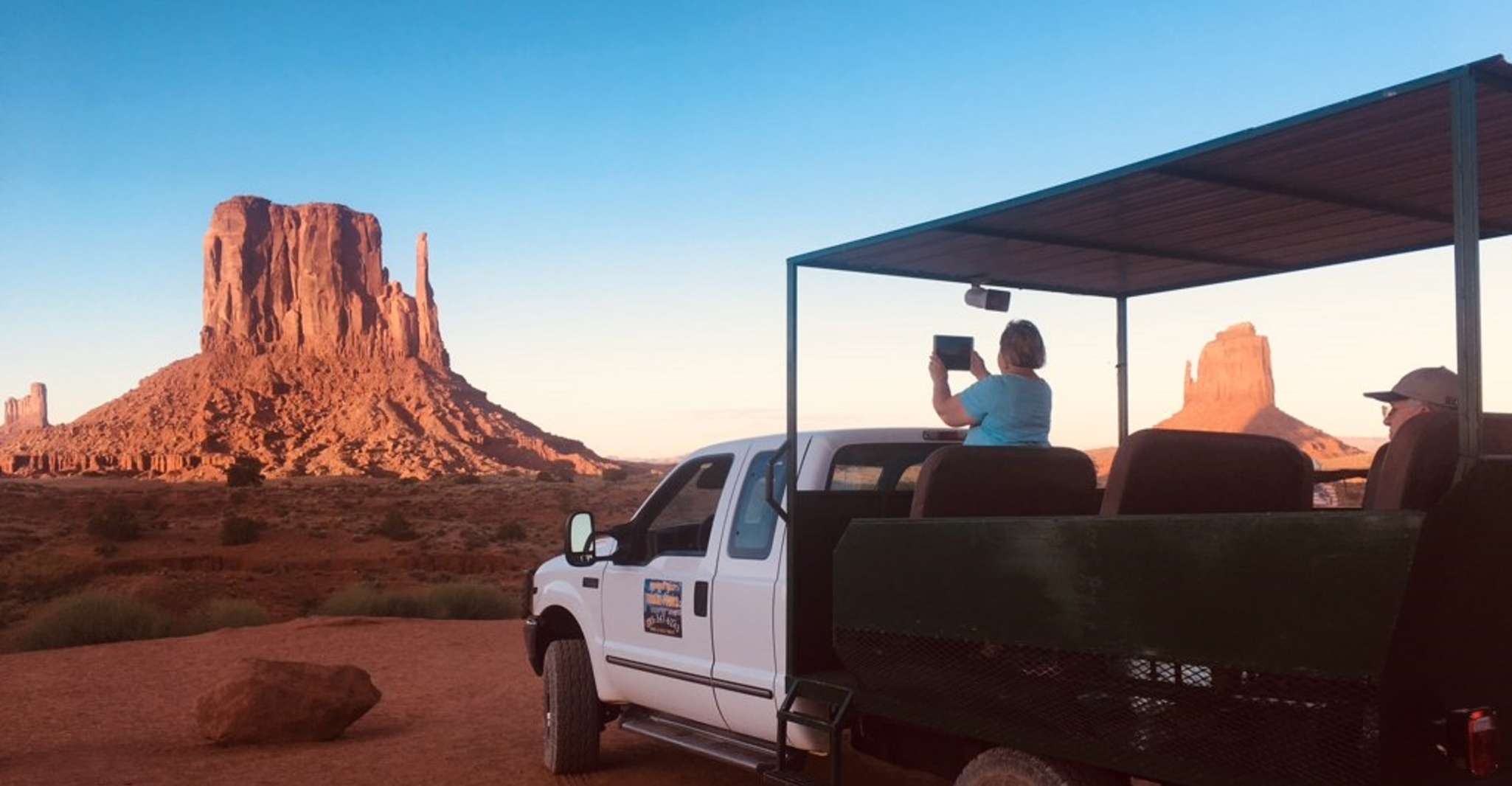 Monument Valley, Backcountry Jeep Tour with Navajo Guide - Housity