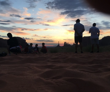 Monument Valley: 3-Hour Sunrise Tour with Navajo Guide