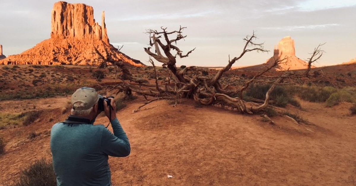 Monument Valley: 3-Hour Sunrise Tour with Navajo Guide