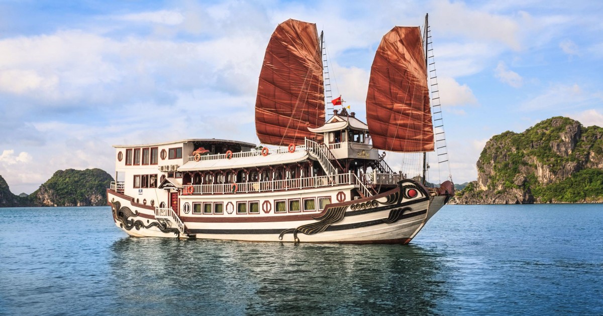 hanoi vietnam boat trip
