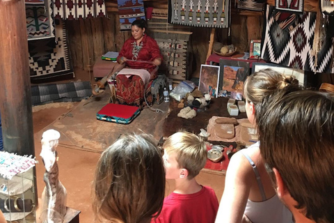 Monument Valley: Backcountry Jeep Tour met Navajo-gids