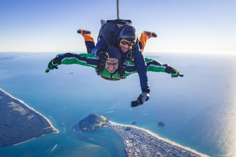 De Tauranga: saut en parachute au-dessus du mont MaunganuiSaut en parachute à partir de 12 000 pieds