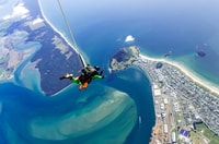 Desde Tauranga, Skydive sobre el monte Maunganui - Hizvo