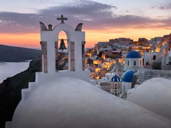 Santorini 2-Day Combo: Volcano Boat Cruise & Island Bus Tour