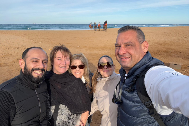 Tanger : Excursion d&#039;une journée à Chefchaouen et balade à dos de chameau