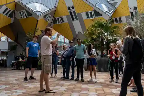 Rotterdam: Guided Highlights Walking Tour