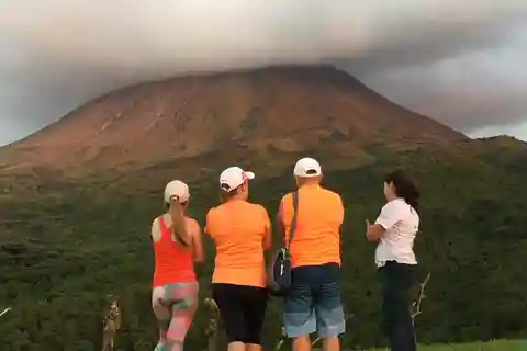 La Fortuna : Visite du volcan Arenal et des chutes d'eau avec déjeuner