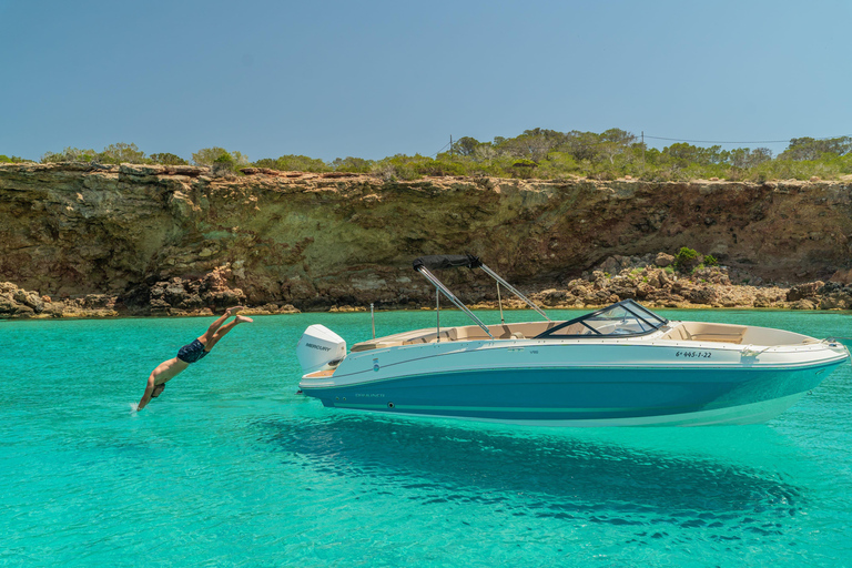 Ibiza: Private Boat Tour to the Untouched North Coast