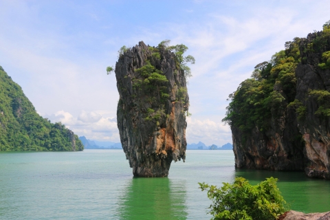 Khao Lak : baie de Phang Nga et James Bond Island en bateauKhao Lak : croisière privée Phang Nga et James Bond Island