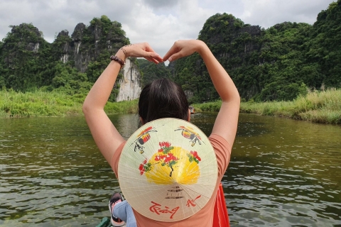 Wycieczka do Ninh Binh: Hoa Lu, jaskinia Am Tien i Trang AnHoa Lu, Tuyet Tinh Coc i miejsca z filmu Kong: Wyspa Czaszki