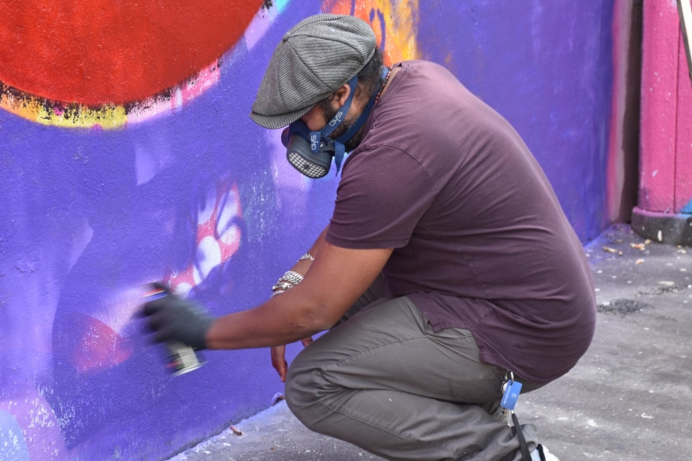 Paris: Belleville Street Art Tour mit einem Künstler