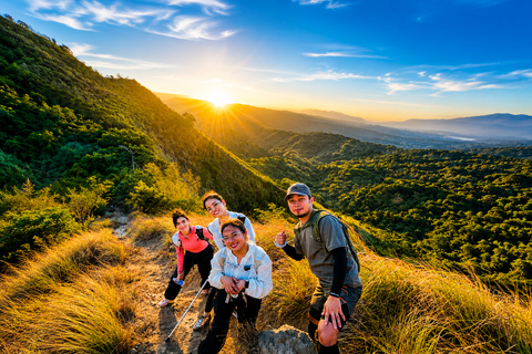 Manila: Private Mt. Batulao Hike with Tagaytay Stop