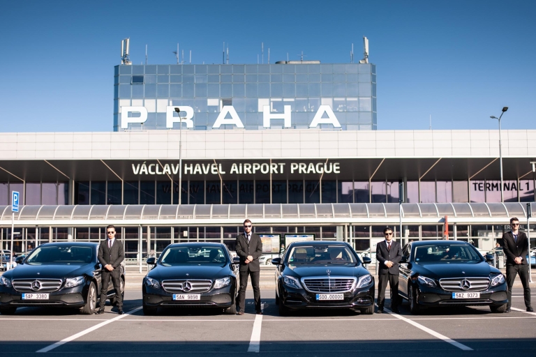 Aeropuerto de Praga: traslado privadoTransporte al/desde el aeropuerto de Praga y tour de 4 h