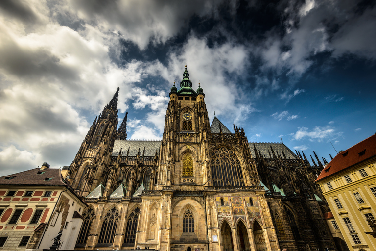 Prag: Heldagstur med lunch och flodbåtskryssningPrag: Hel dags rundvandring med båtutflykt och lunch