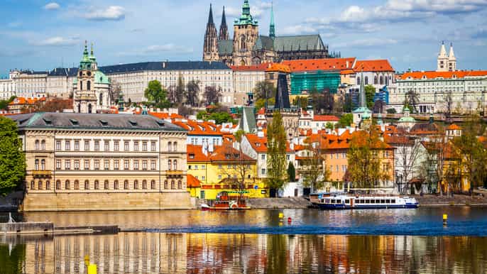 prague fullday tour and river boat cruise