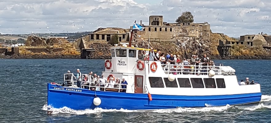 Cruises & boat tours