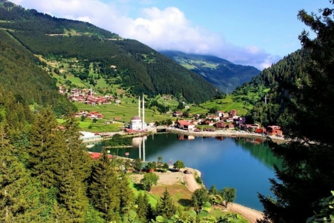 Trabzon: excursion d'une journée au lac Uzungol avec déjeuner