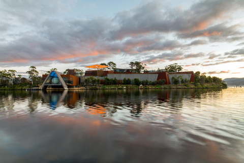 Au départ de Hobart : Le vin de Moorilla rencontre l'art de Mona : excursion d'une journée