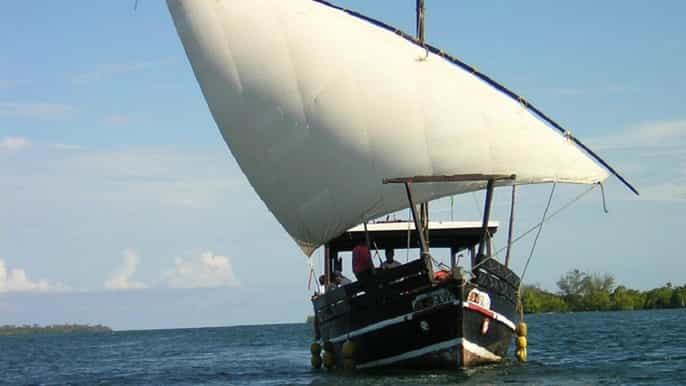 funzi island dhow day tour